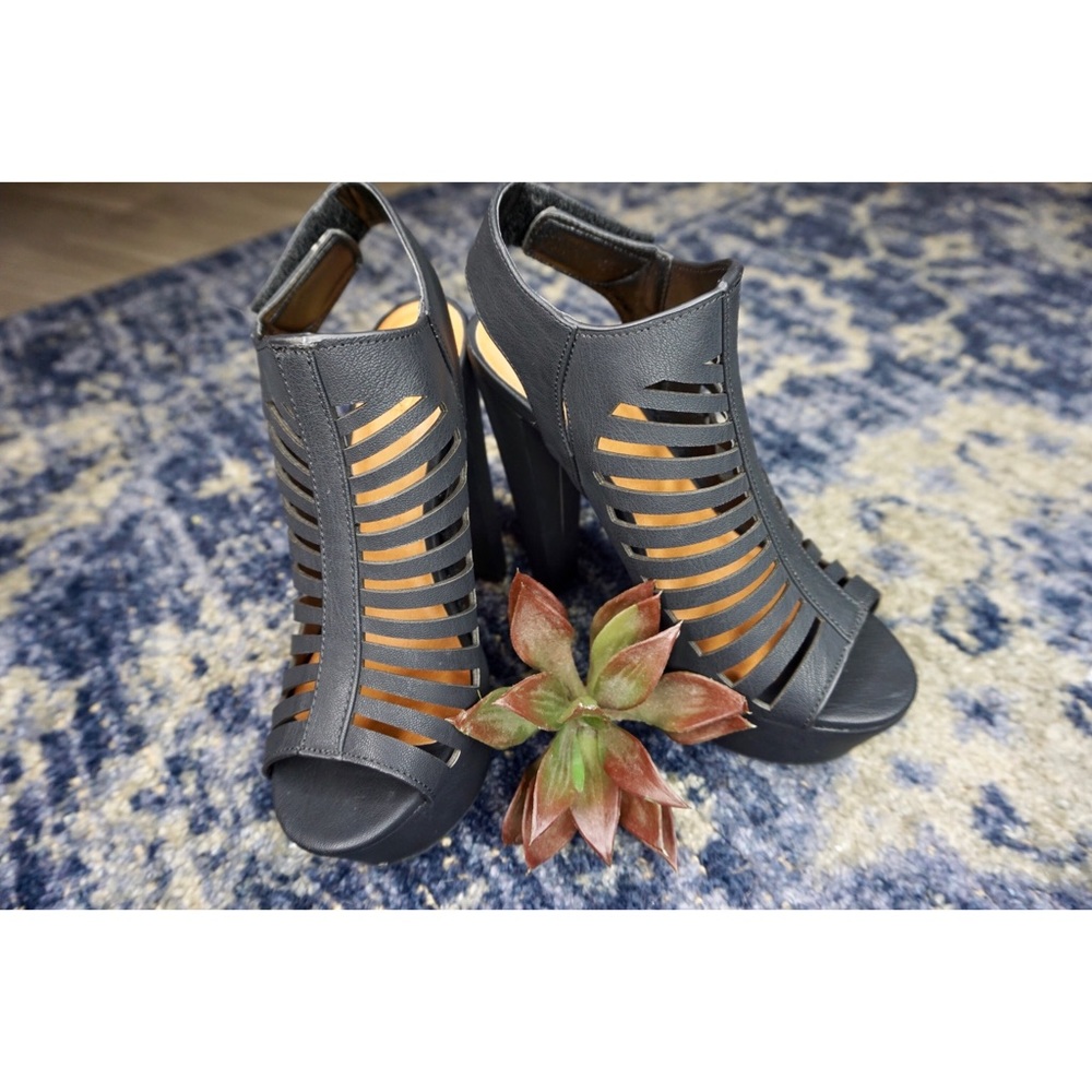 Black Heel/Wedges